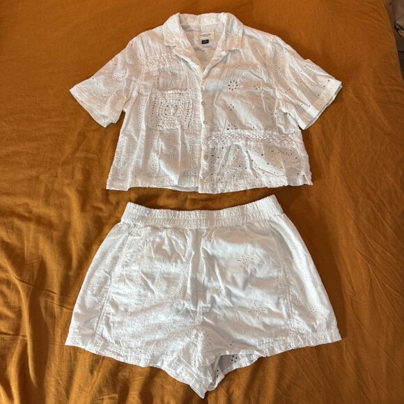 Pretty Eyelet Shorts size L - Picture 5 of 5